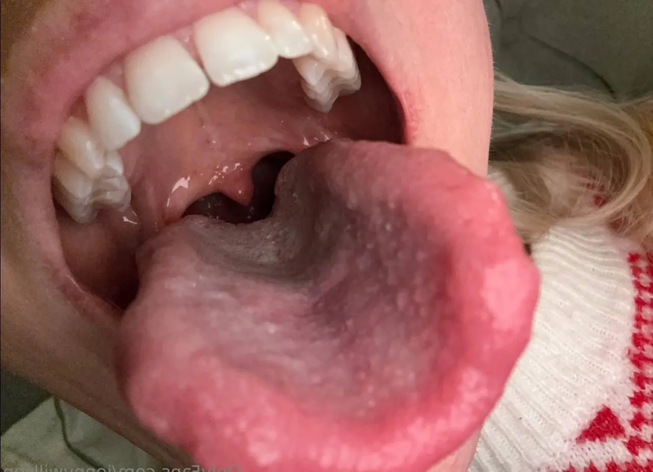 Shoot your load on my tongue👅