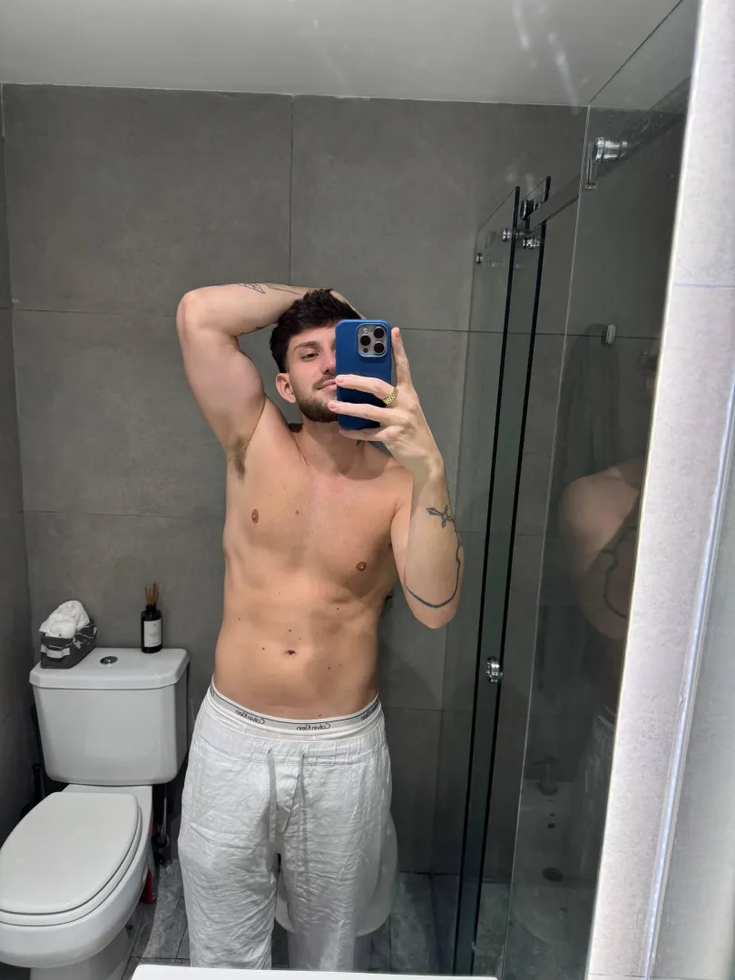 showing off my pits...  is free