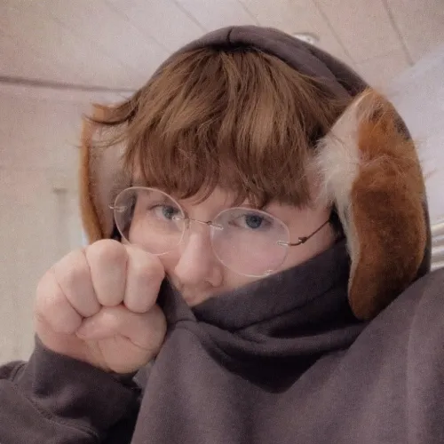 Shy puppy,, hewoo everypup!