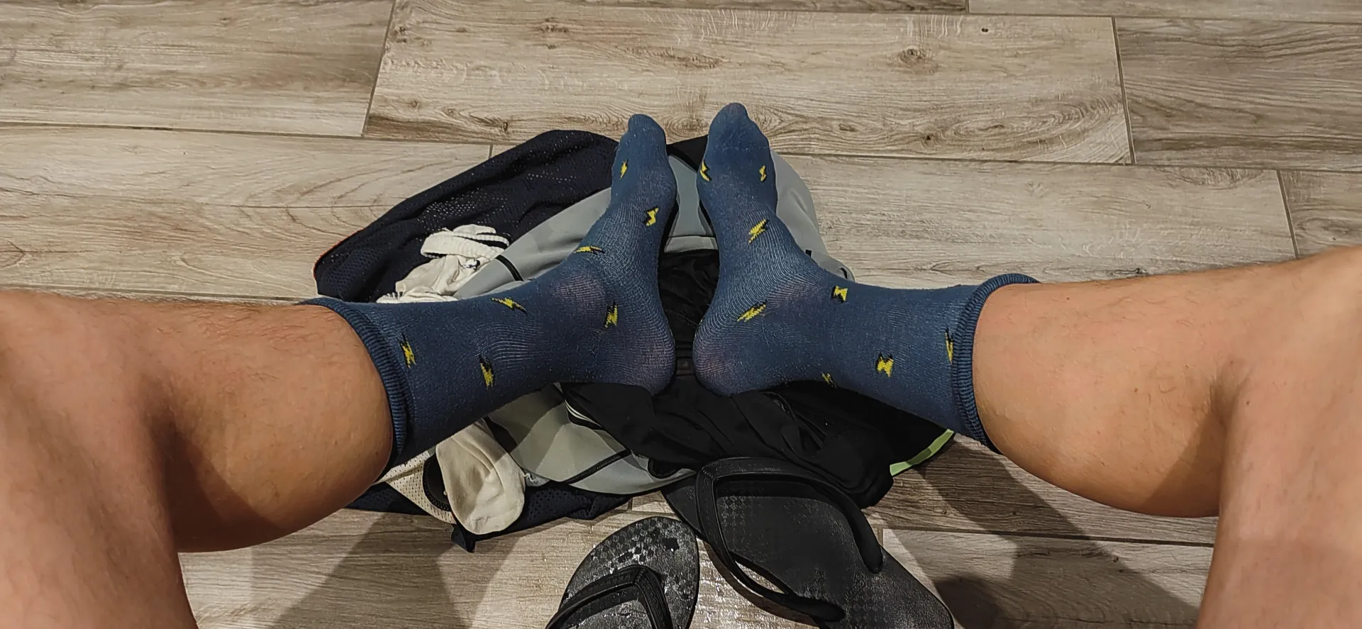 SIlentGiantFeet - Giant feet in blue medium socks