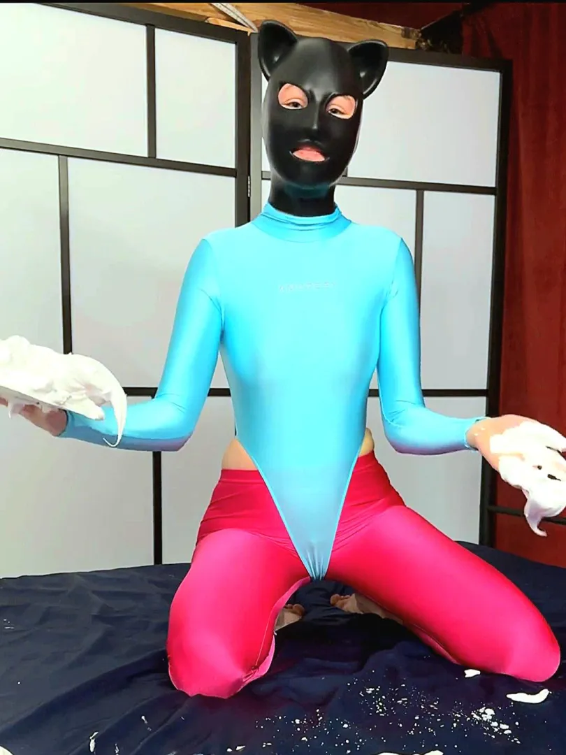 Silicone Hood just before getting pied🎂