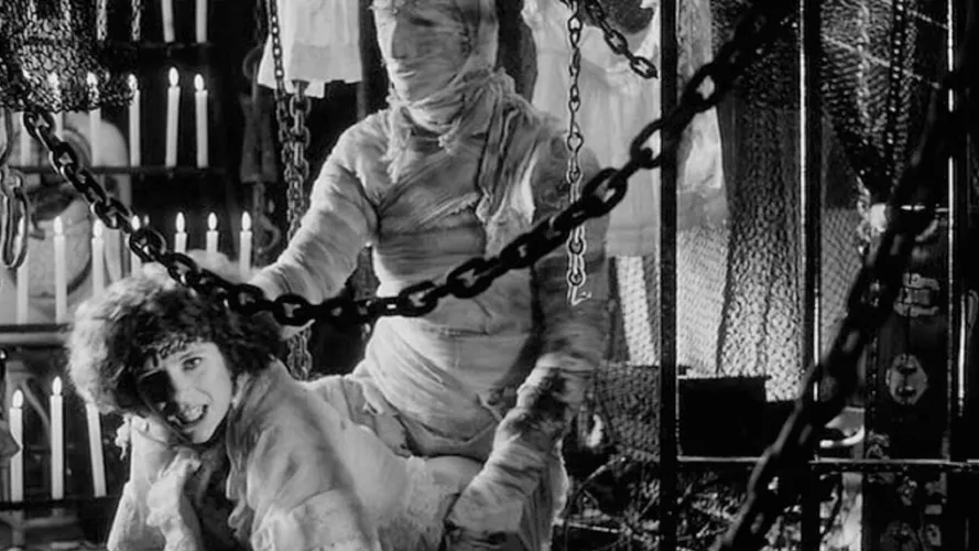 Singapore Sling: The Man who Loved a Corpse.