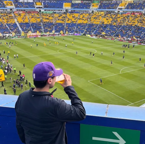 Single 23 years oxnard Latin