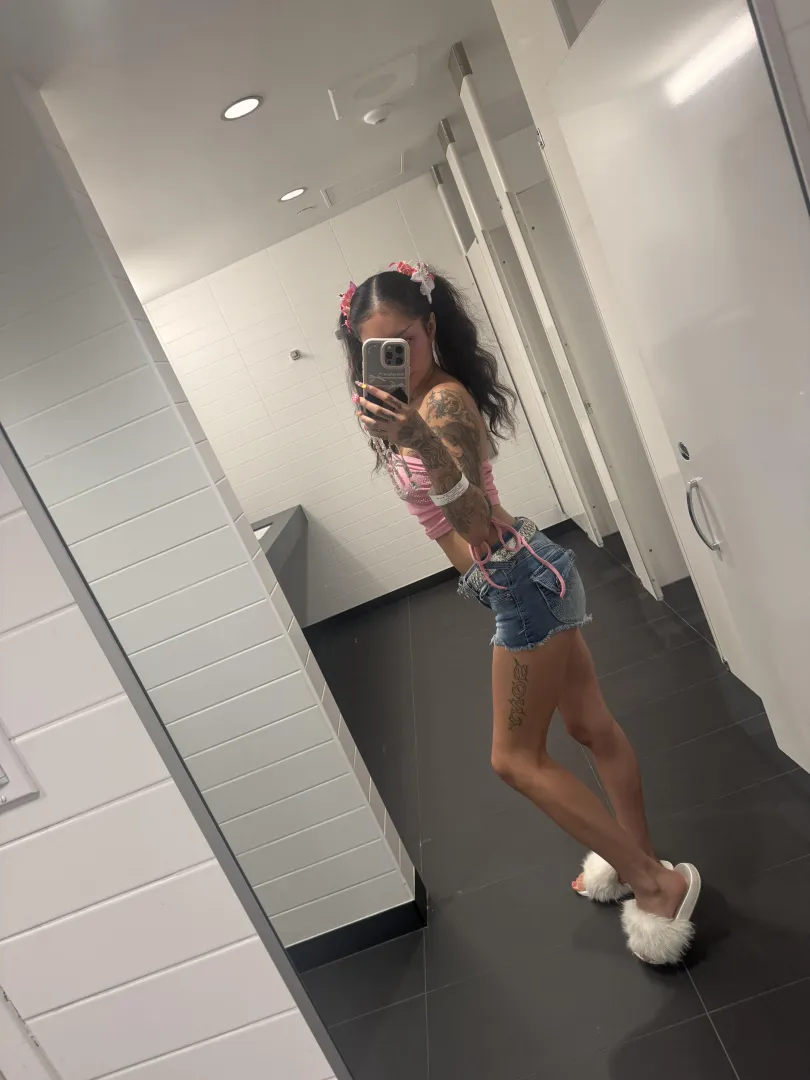 skinny miniiii mee heheheh ;3💗