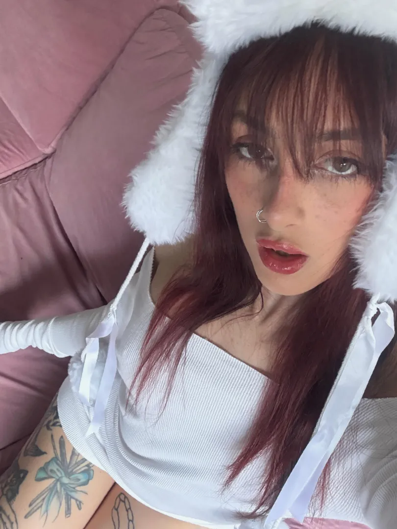 Slightly buzzed + can’t host, fwb vibes? - check instta:.lunabowtie'.