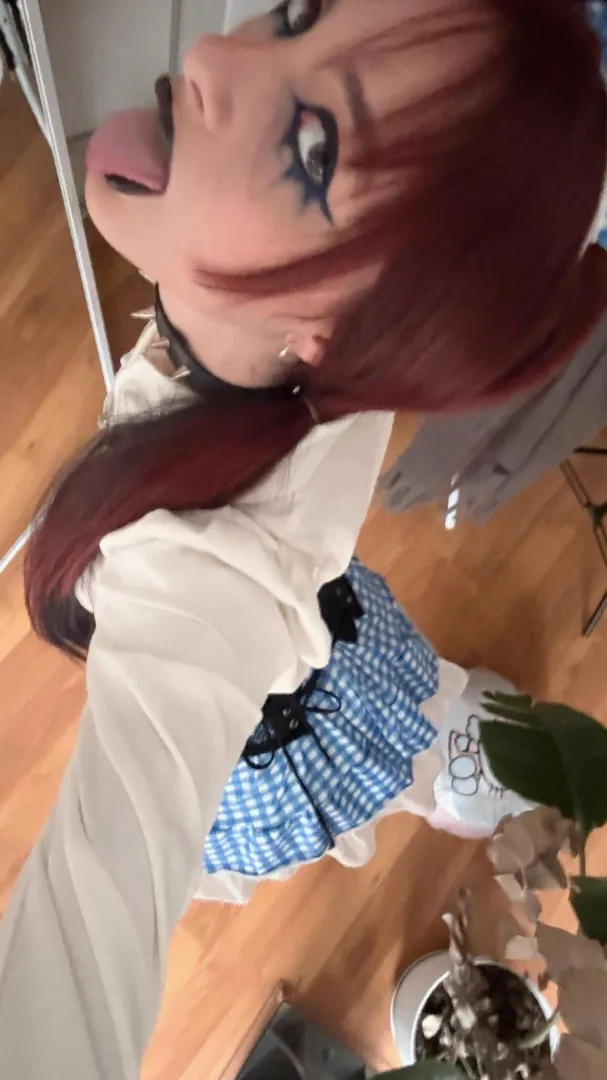 Slightly buzzed feeling brave. reply on lnsstrgm: lunarumes.