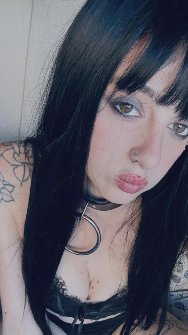 Slightly horny + can’t host rn - msg me on lg: ,.lunarumes`.