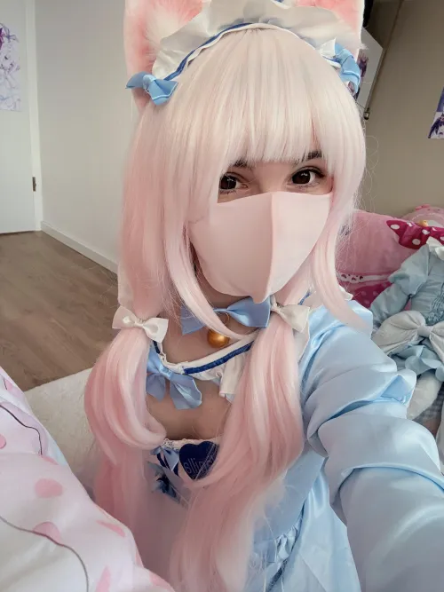 small cat girl wants it all ;w;