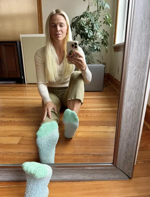 Smelly fuzzies all sweaty for you 