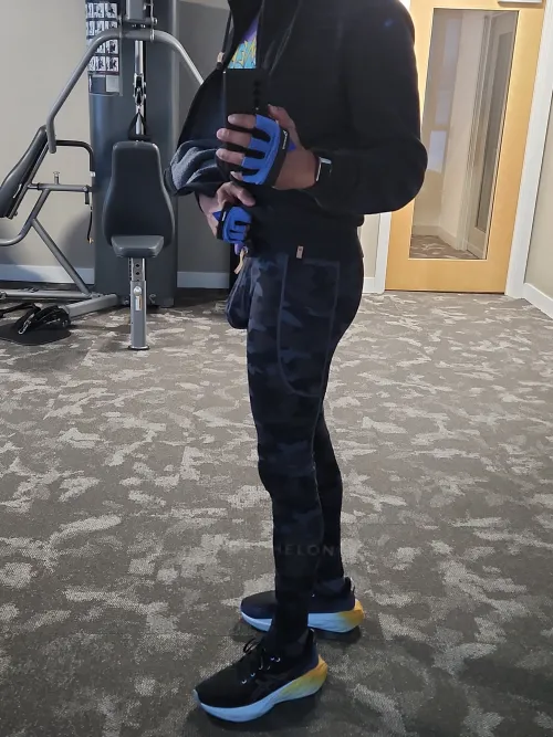 Sneaking some pics behind the runner.