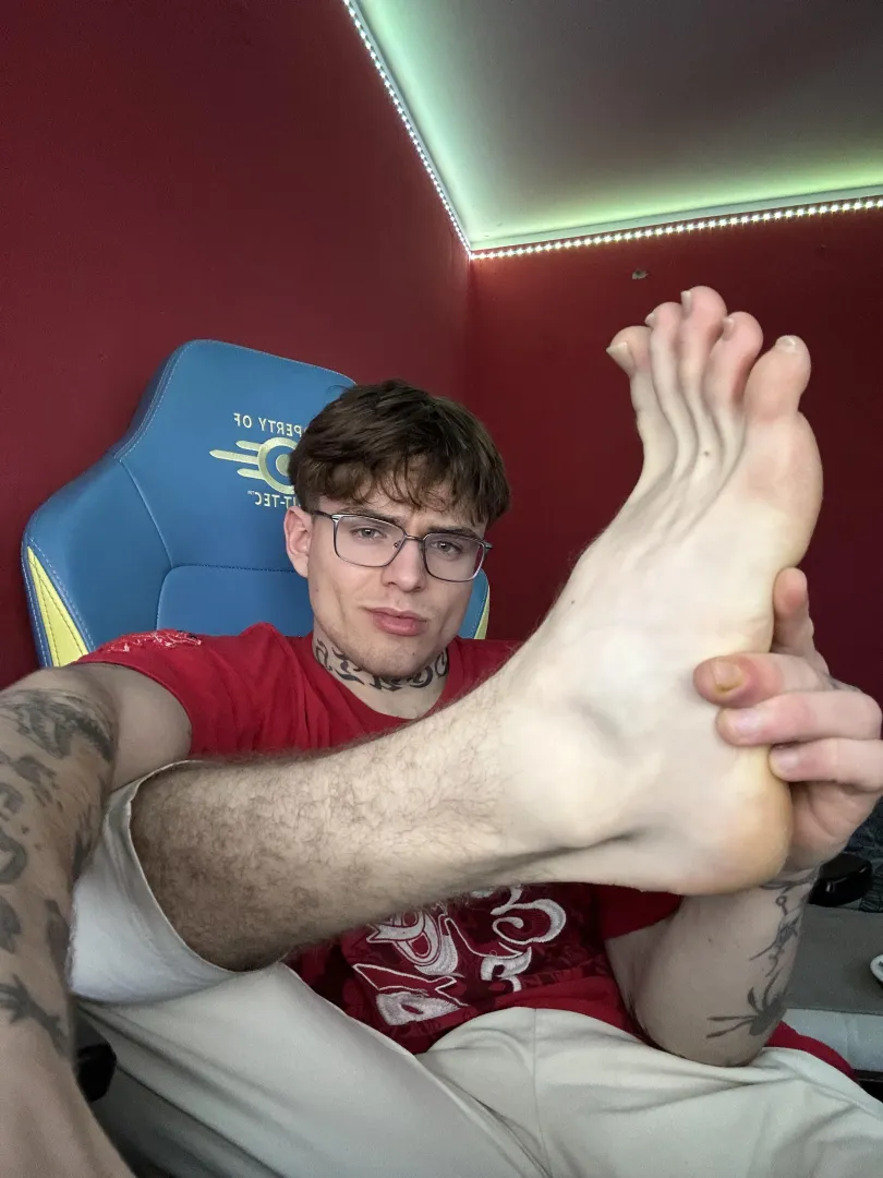 sniff those stinky feet