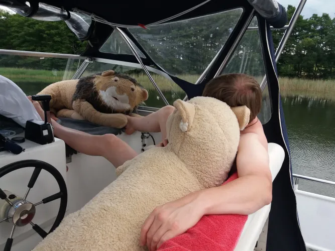 [Snuggle saturday] enjoy being with my lions outsite