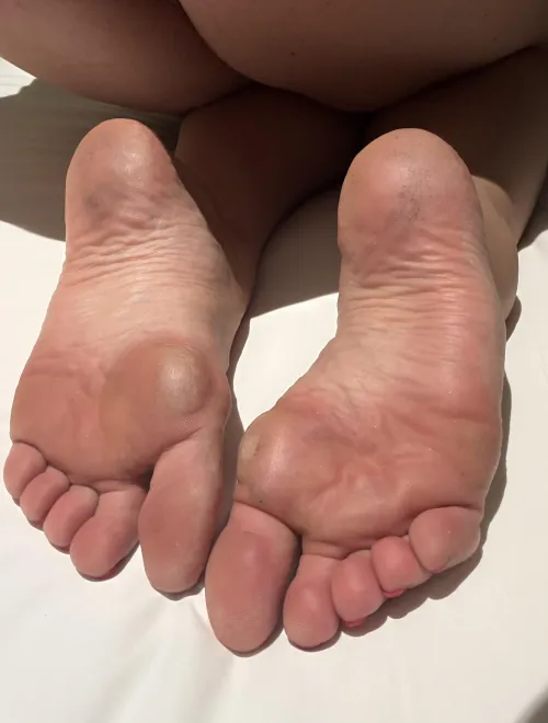 So much dirt and filth on my feet! Get to work asap 