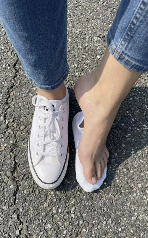 So you like brown feet?  (Size 7)