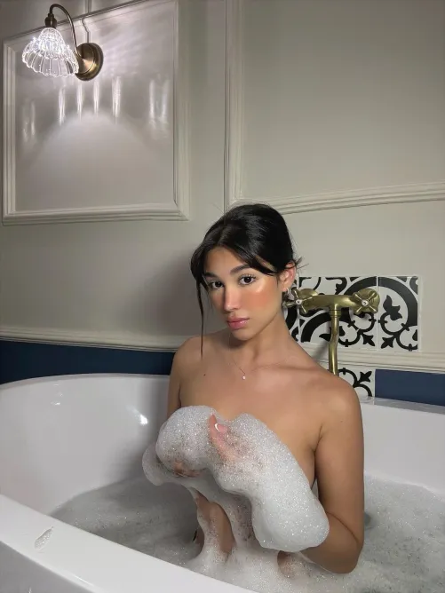 soaking alone feels wrong... get in here