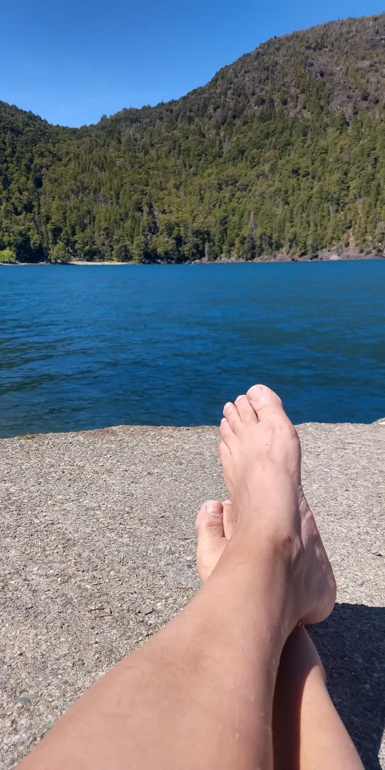 soft barefoot walk in cold water - size 35