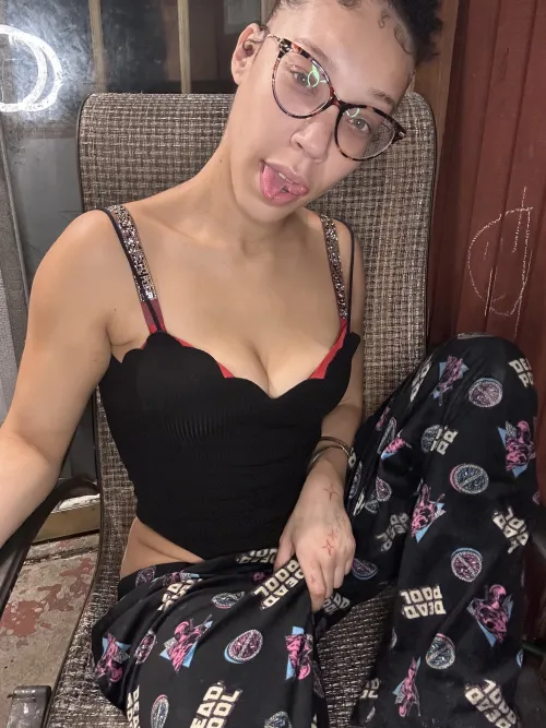 Soft presence, daring pause ✨