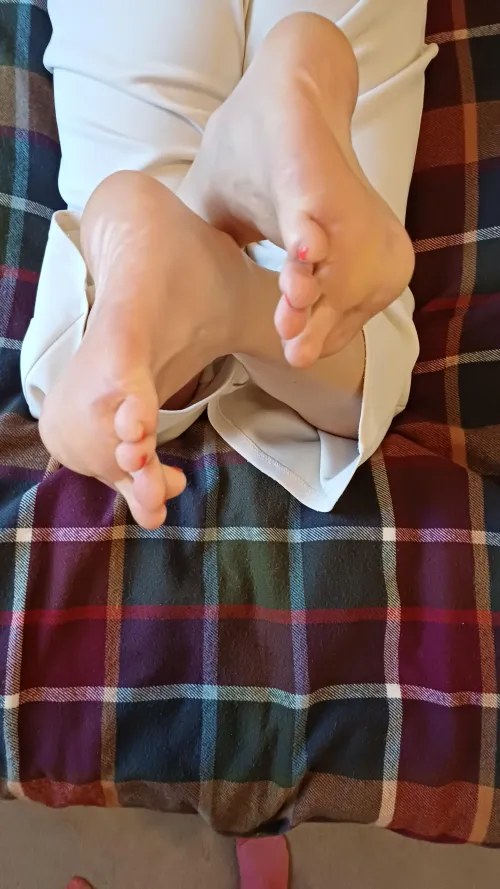 Sole thoughtful size 5s...