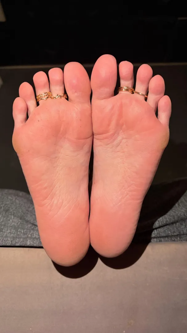 Soles ready for kisses