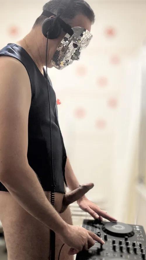 Some DJs peak… Some DJs climax