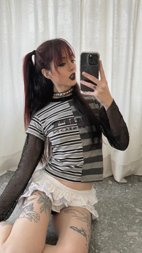 Someone bold come say hi active on lg rn: Lunabowtie