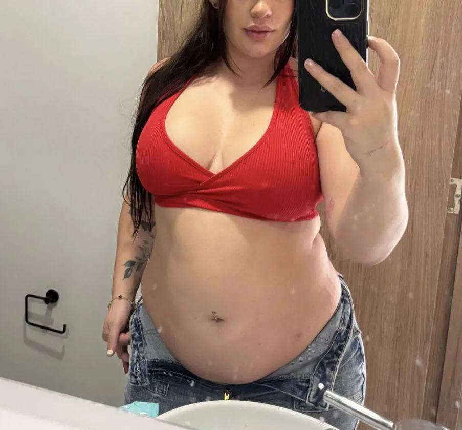 Someone help me outgrow my clothes