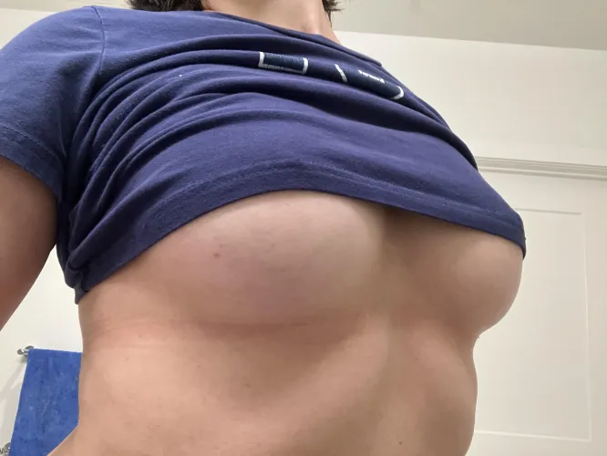 Someone to suck and play with them