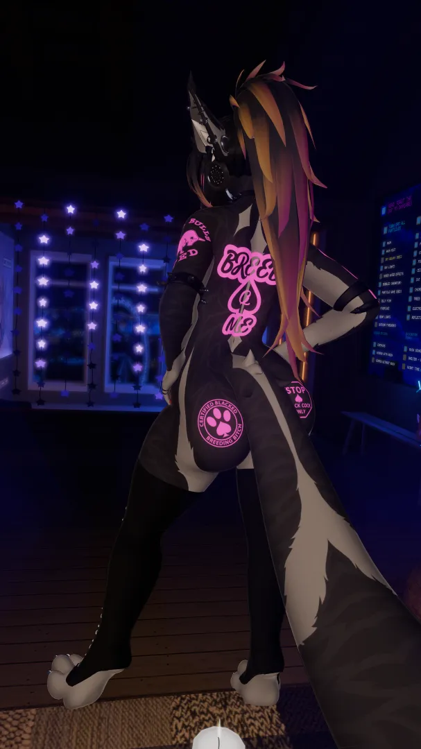 something catch your eye hun? all you need to do is lift up my tail and you can have free access~