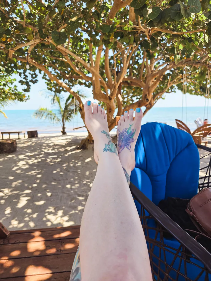 Sometimes you just have to show off your cute pedicure on a very public beach! [oc]