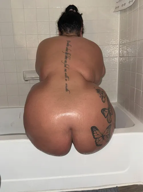 Soooo much ass!