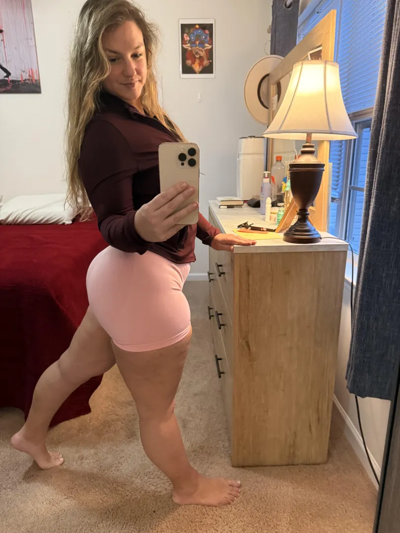 Spandex shorts or leggings ?