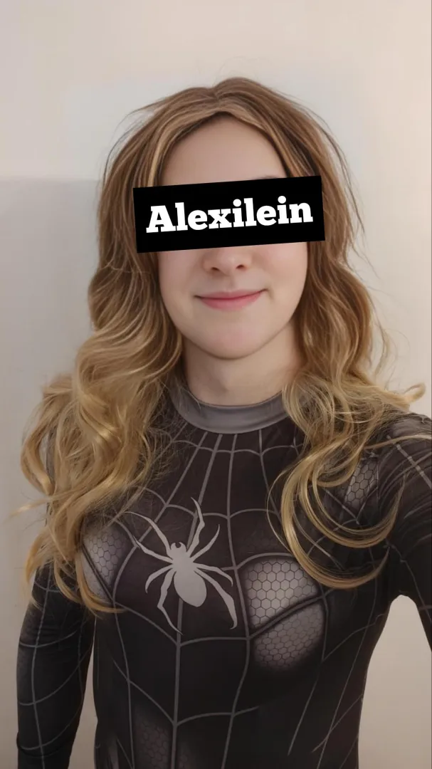 Spiderwoman in real hihi 