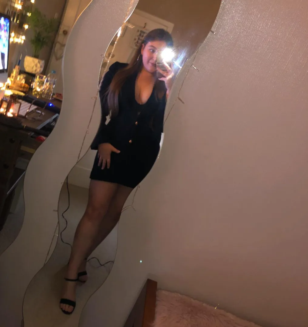 Spread your wallet for me and fund my very desire 