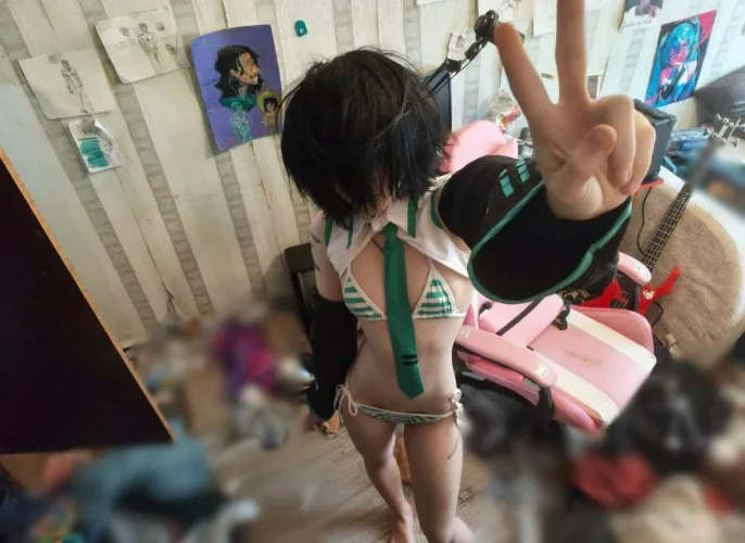 Stop watching porn, look at me