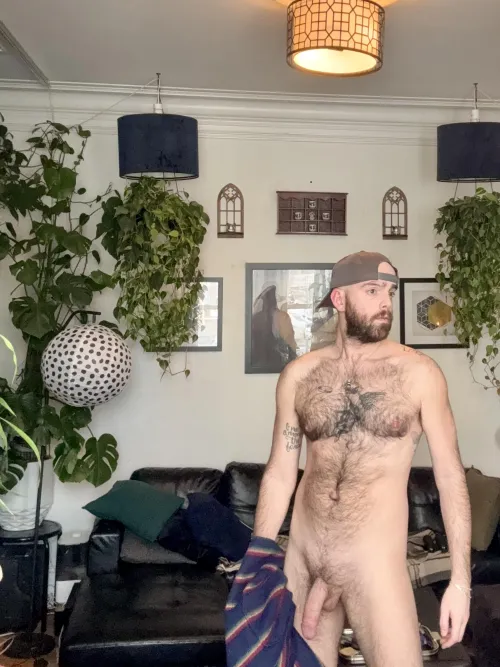 straight guys bi guys gay guys add me on  and i’ll give you an honest rating 1-10 out of everyone i’ve seen in the last week of your entire package (proportions / dick to body ratio etc). must be willing to send a full physique photo  otterbenson26