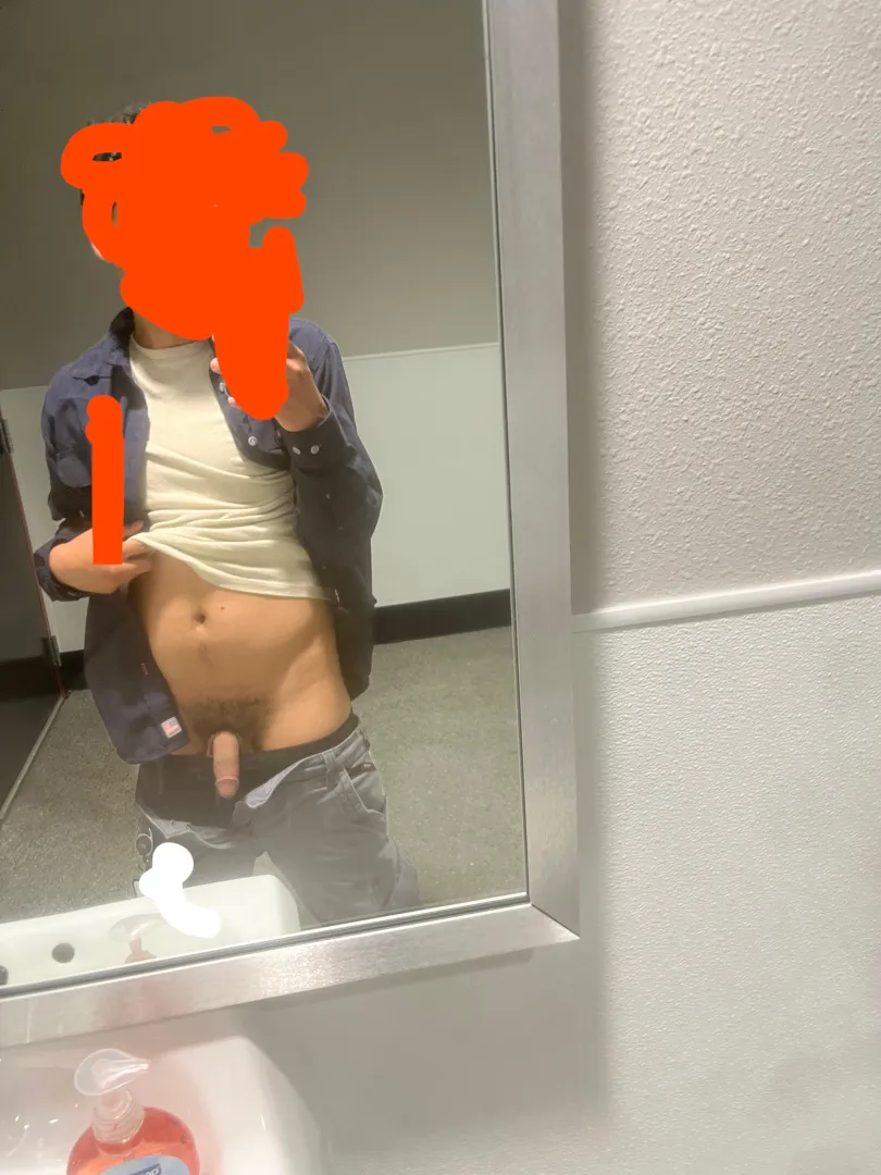 straight male who wants to get curious tonight can do carplay/meet up (m4a)