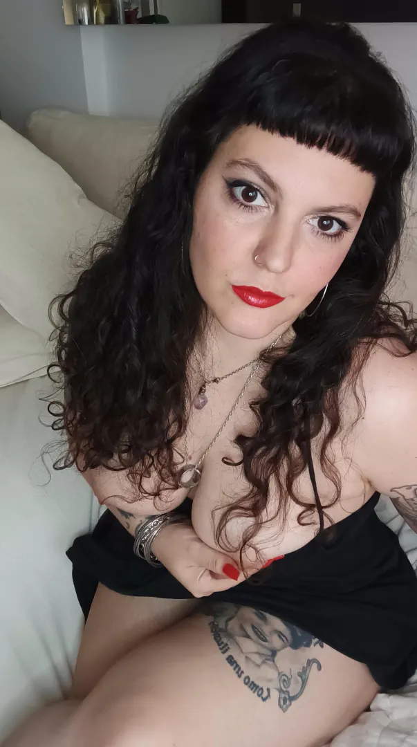 Submissive slut here