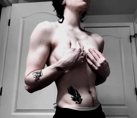 Submit to muscle twinks now 