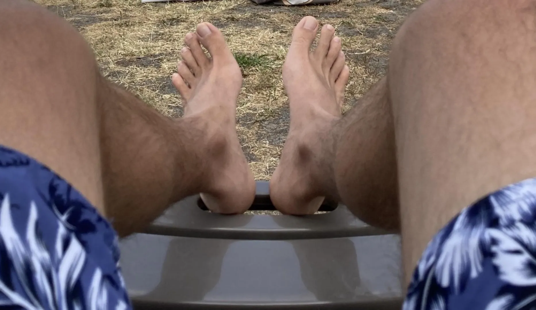 Suck my big toes if you want