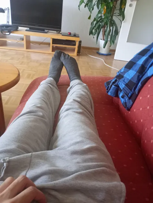 Sweatpants + feet:p