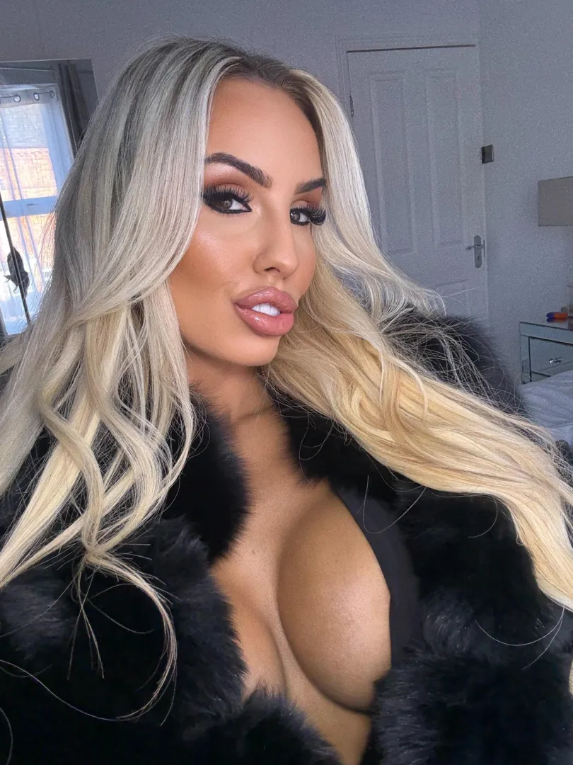 Sweet looks, wild intentions