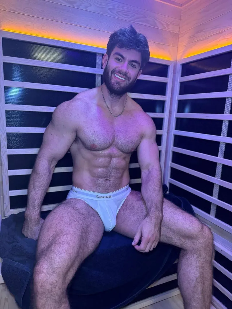 Sweet smile, dangerous thoughts