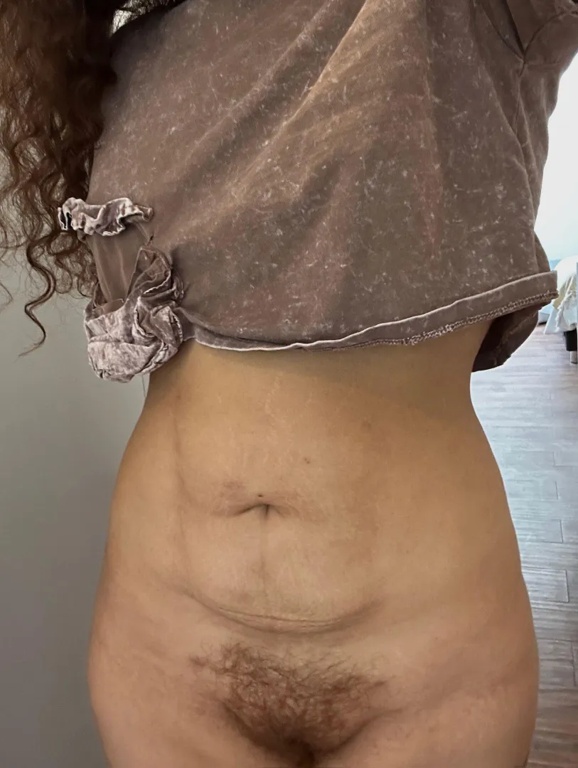 Taste my thick hairy peruvian [p]ussy