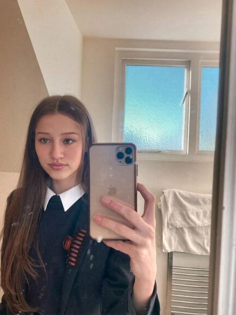 Tempting without a word