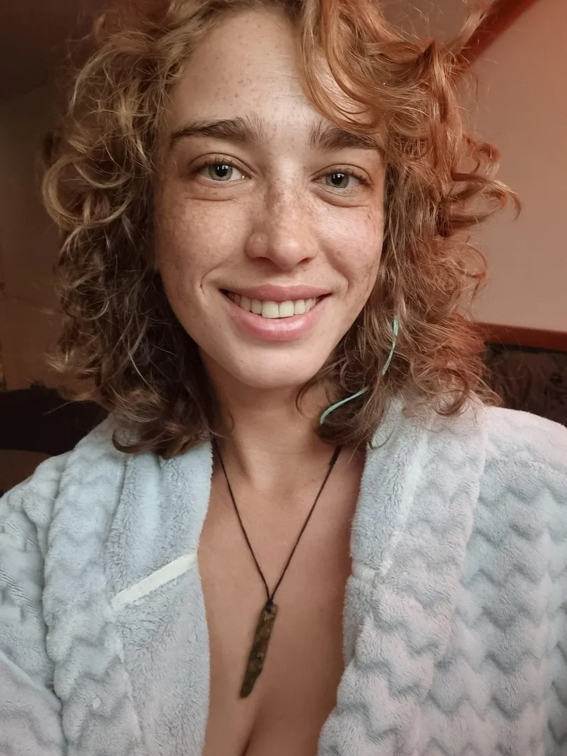 That freckles and green eyes combo [IRTR]