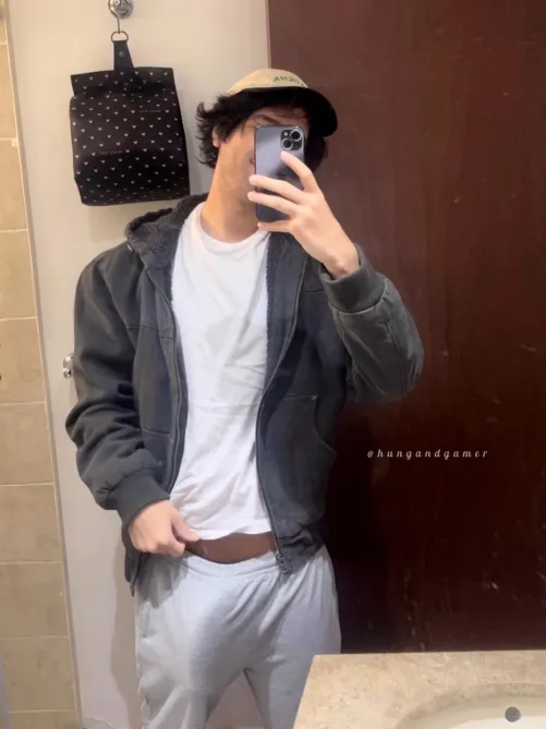 Thats why I cant wear grey sweats outside