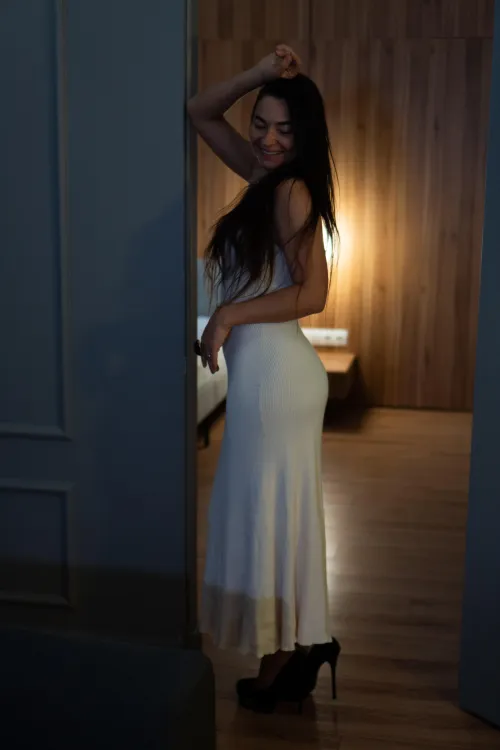 The dress asks to be taken off