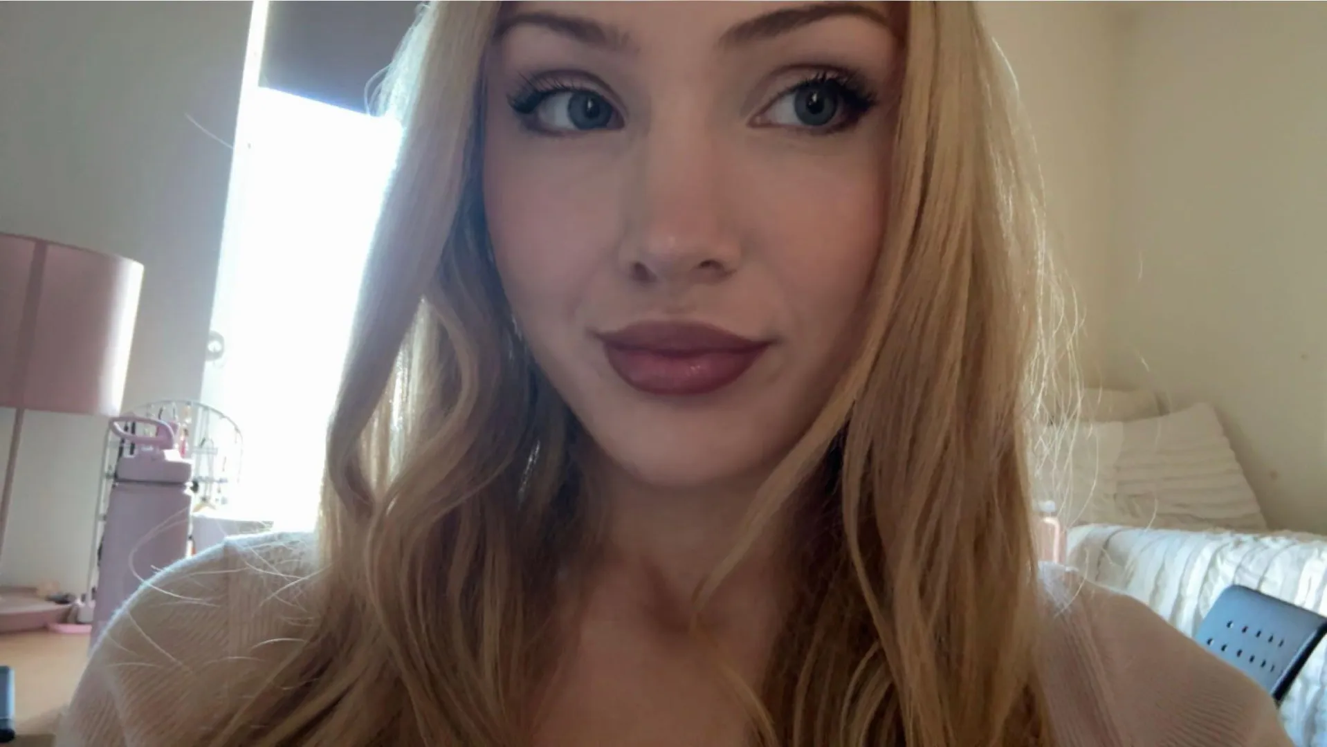 The panic u must feel when ur weak & find my page has to be so pathetic and UNREALdebating hitting the send button and dming, lurking and scrolling my page u break EVERYTIME, 4 findomvirginities this week already and counting ‍