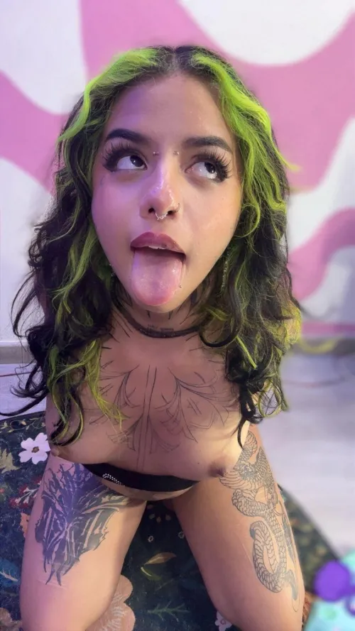 The tattooed girl who likes to have fun and make you have a delicious time is me. I offer[SEXT] [CAM] [Dom] And many more things in the comments‼️