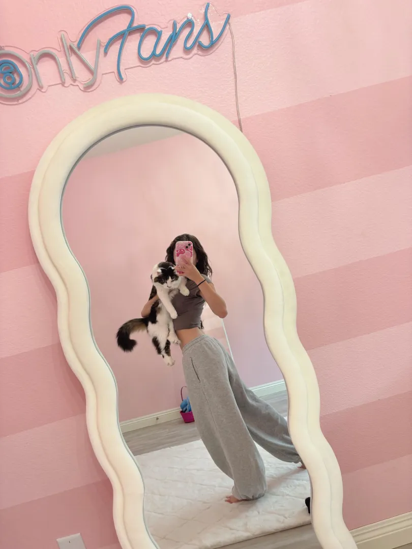 The things this mirror has seen 